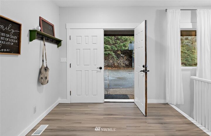 Property Photo: 411 Prater Road WA 98926