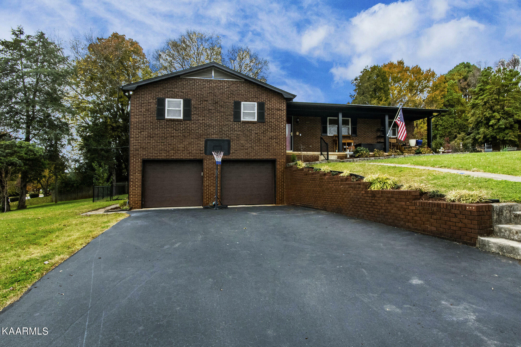 Property Photo:  805 Coventry Rd  TN 37923 