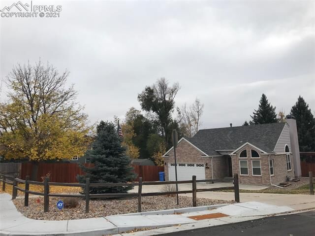 Property Photo:  5880 E Old Farm Circle  CO 80917 