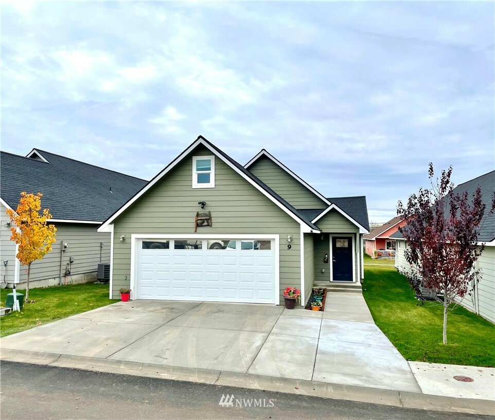 Property Photo:  123 E 9th Avenue 9  WA 98837 