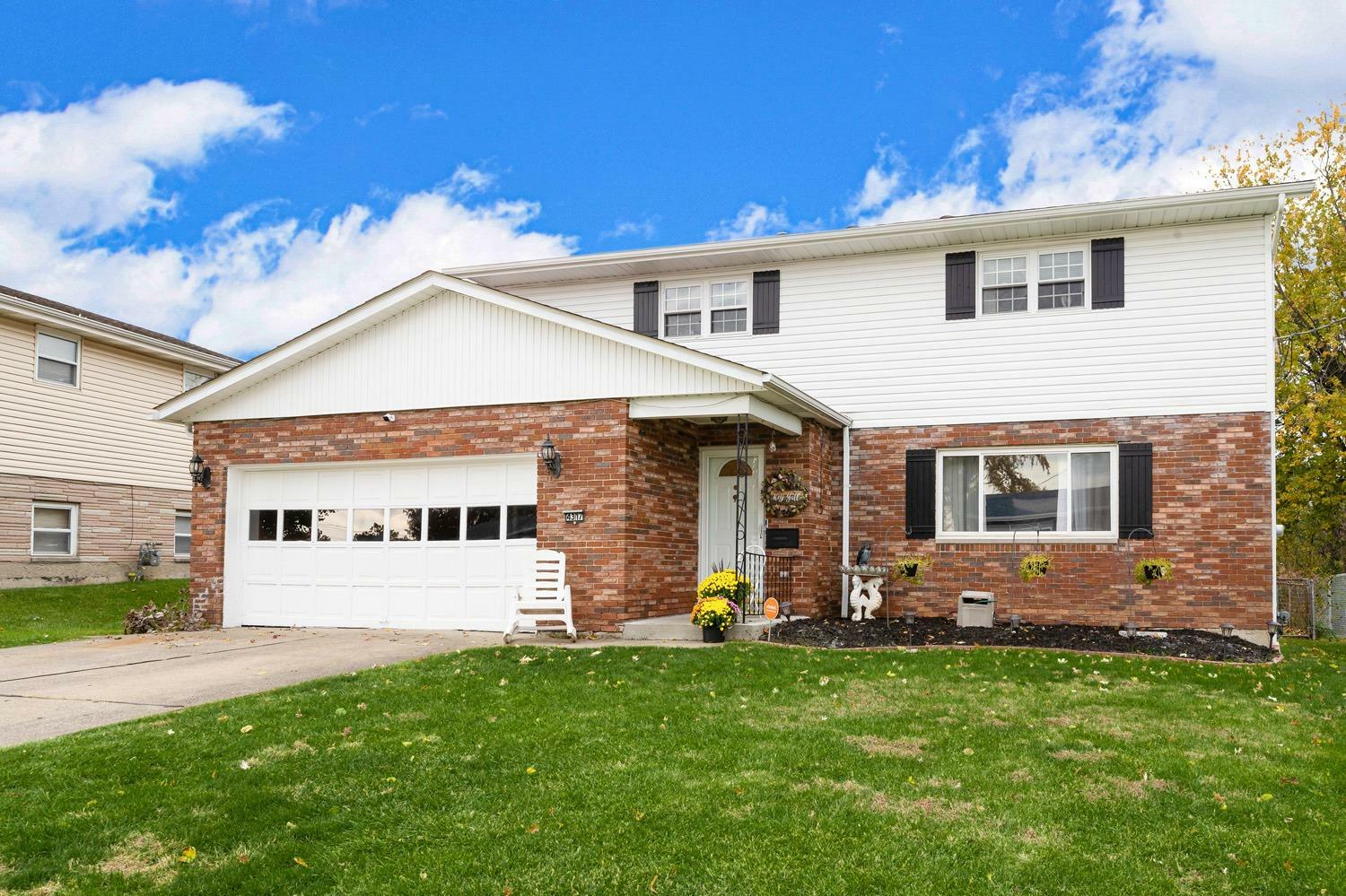Property Photo: 4317 Glenhaven Rd OH 45238