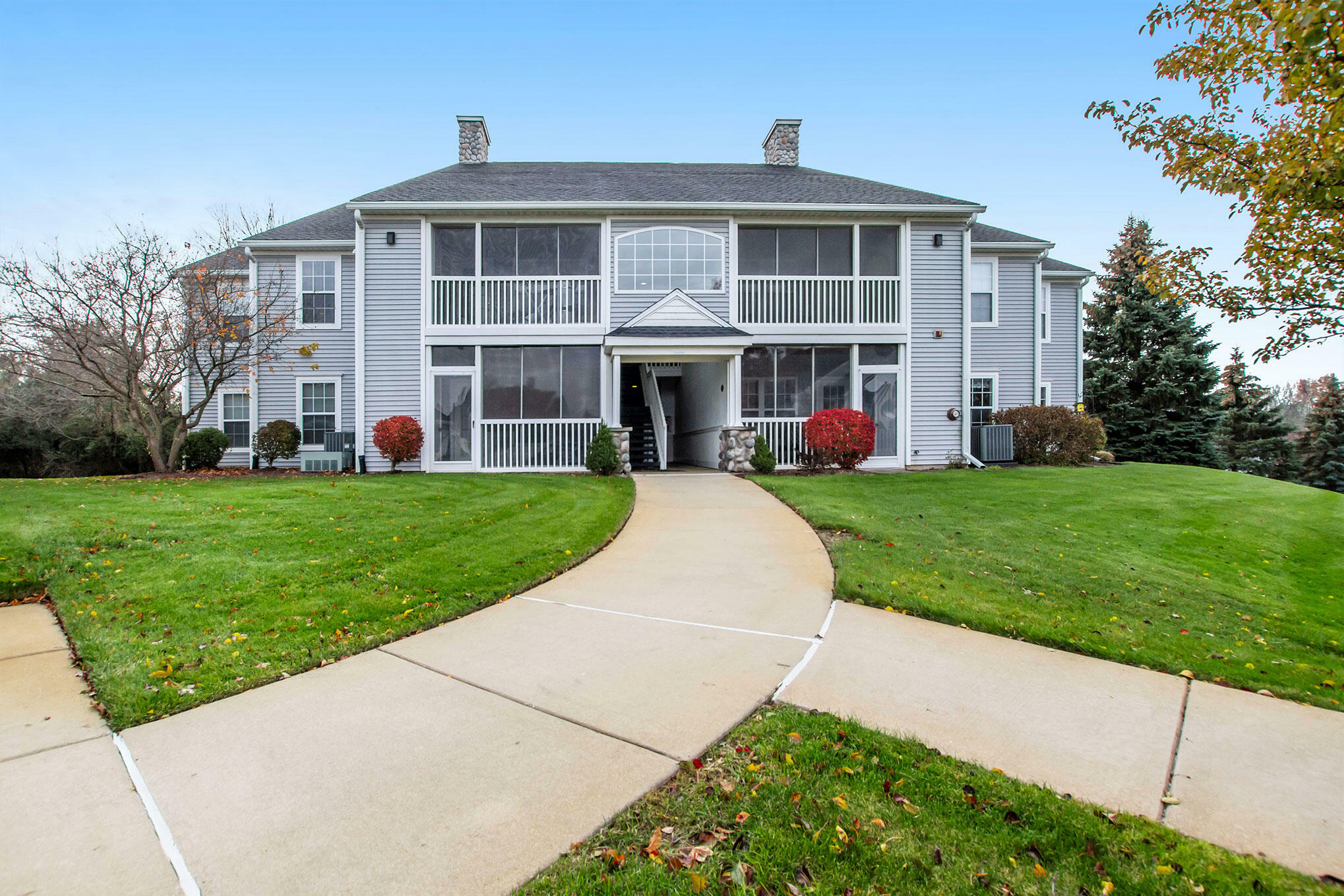 Property Photo:  795 W Barrington Circle  MI 49203 