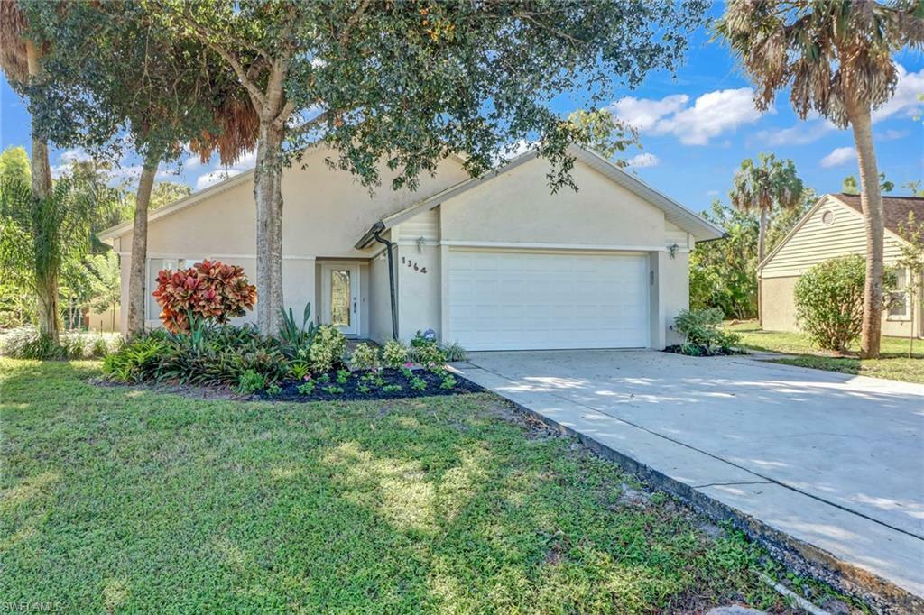 Property Photo:  1364 Cypress Woods Dr  FL 34103 