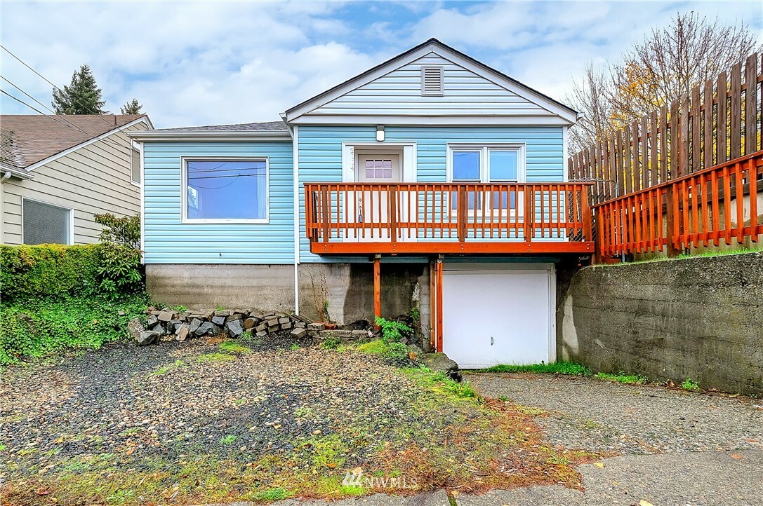 Property Photo:  2114 11th Street  WA 98312 