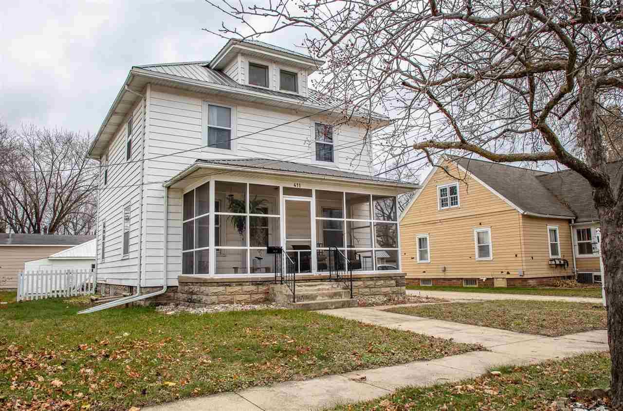 Property Photo:  411 2nd St SW  IA 50677 