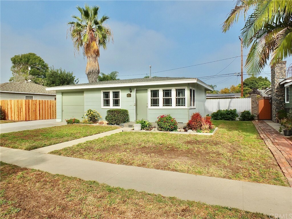 Property Photo: 5847 E Marita Street CA 90815