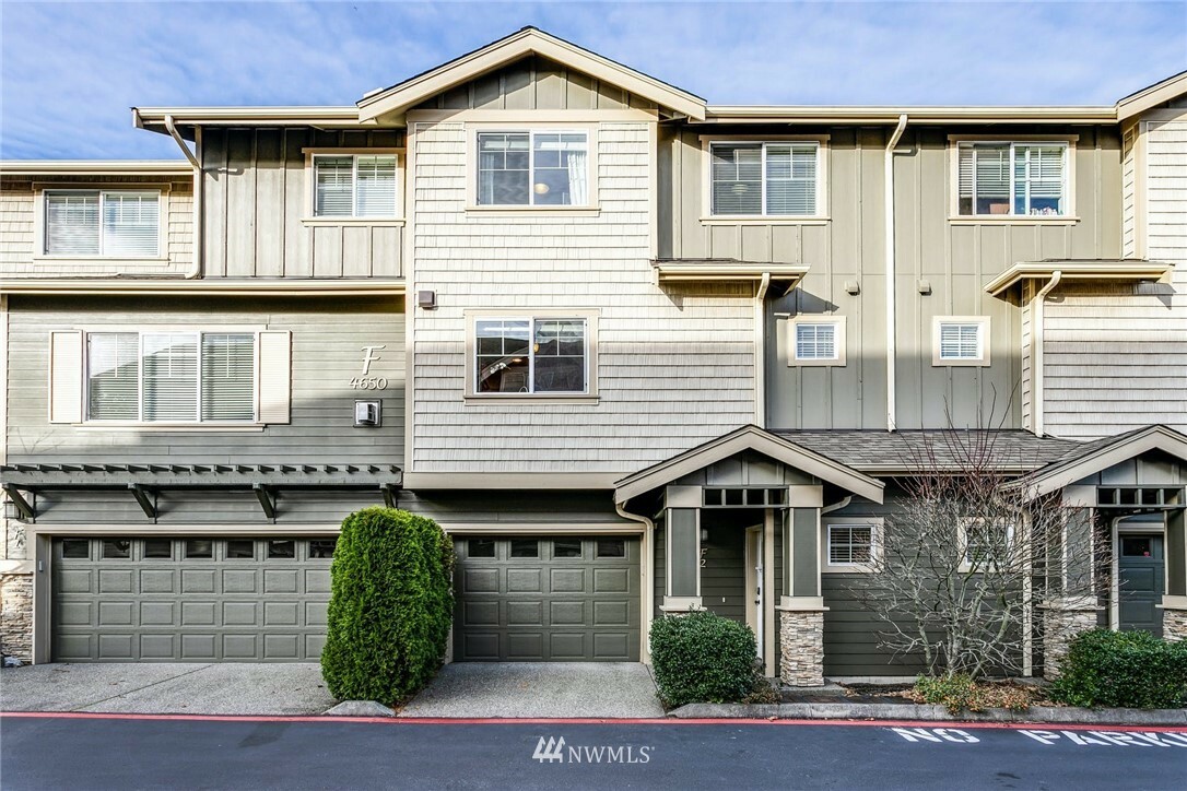 Property Photo:  4650 NE 3rd Lane F2  WA 98059 