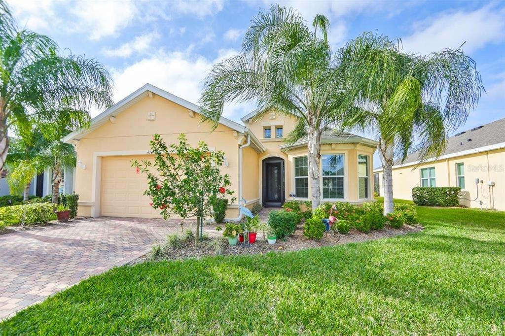 Property Photo:  414 Castle Pines Lane  FL 33573 