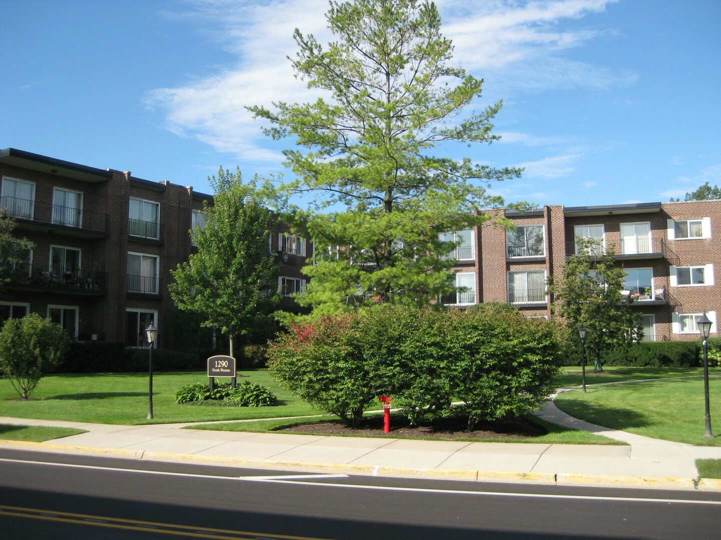 Property Photo: 1290 N Western Avenue 202 IL 60045