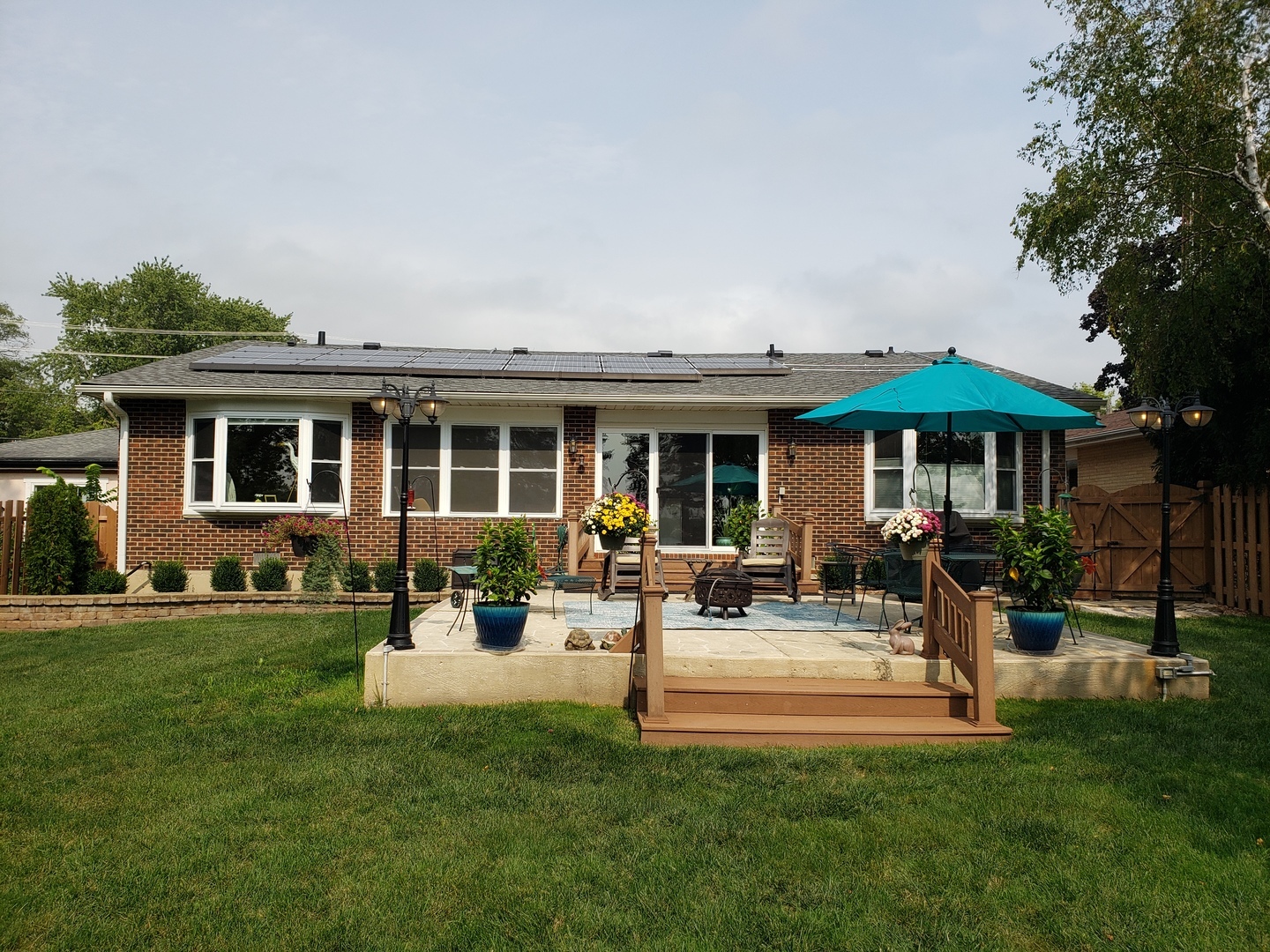 Property Photo: 1705 E Grand Avenue IL 60046