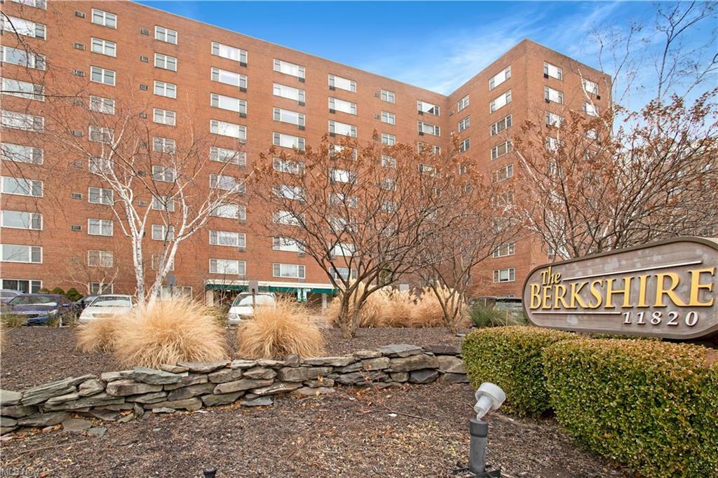 Property Photo: 11820 Edgewater Drive 911 OH 44107