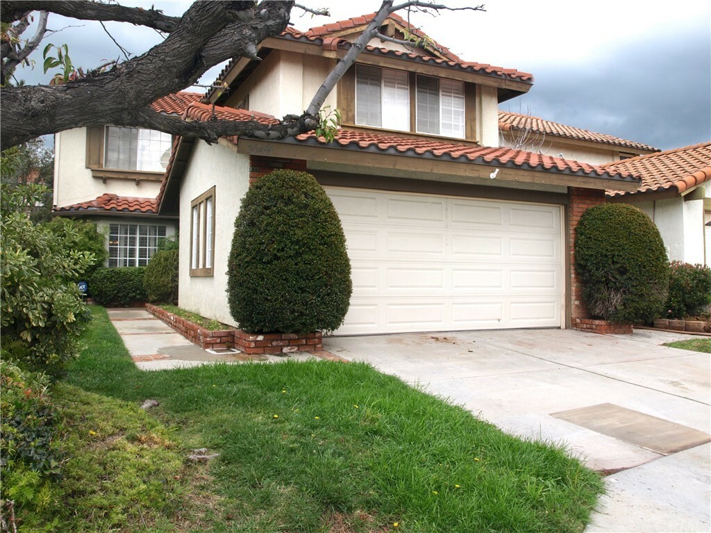 Property Photo:  20433 Via Madrid  CA 92886 