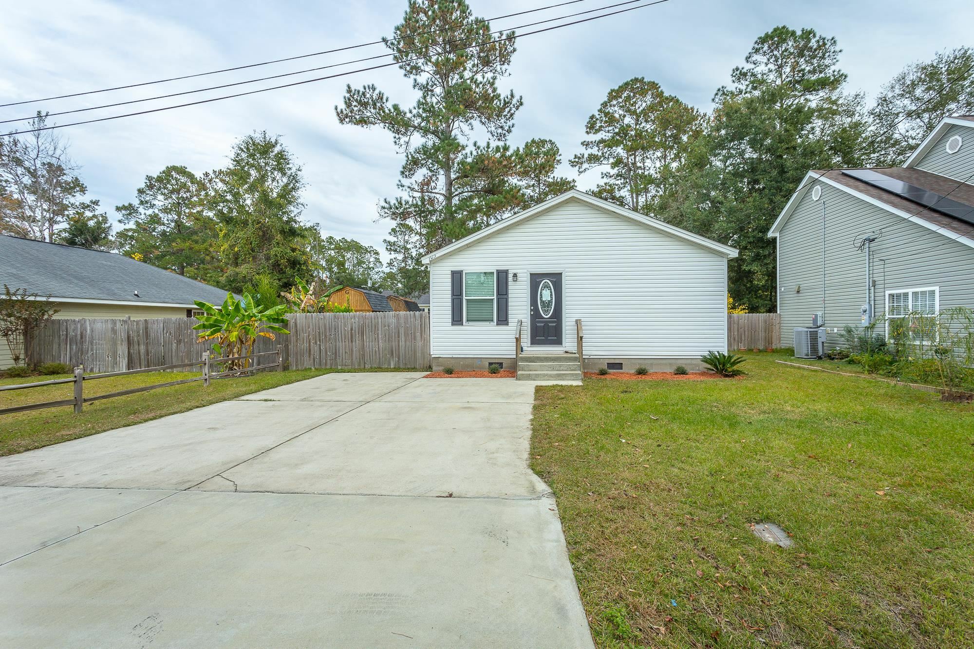 Property Photo:  105 Tafflinger Road  FL 32327 