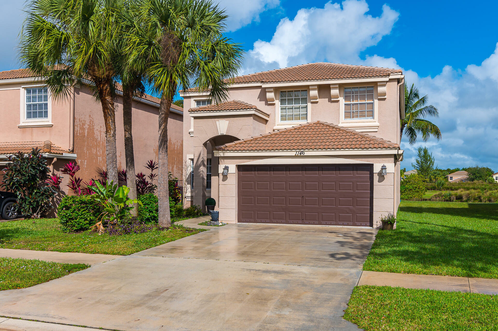 Property Photo:  1146 Oakwater Drive  FL 33411 