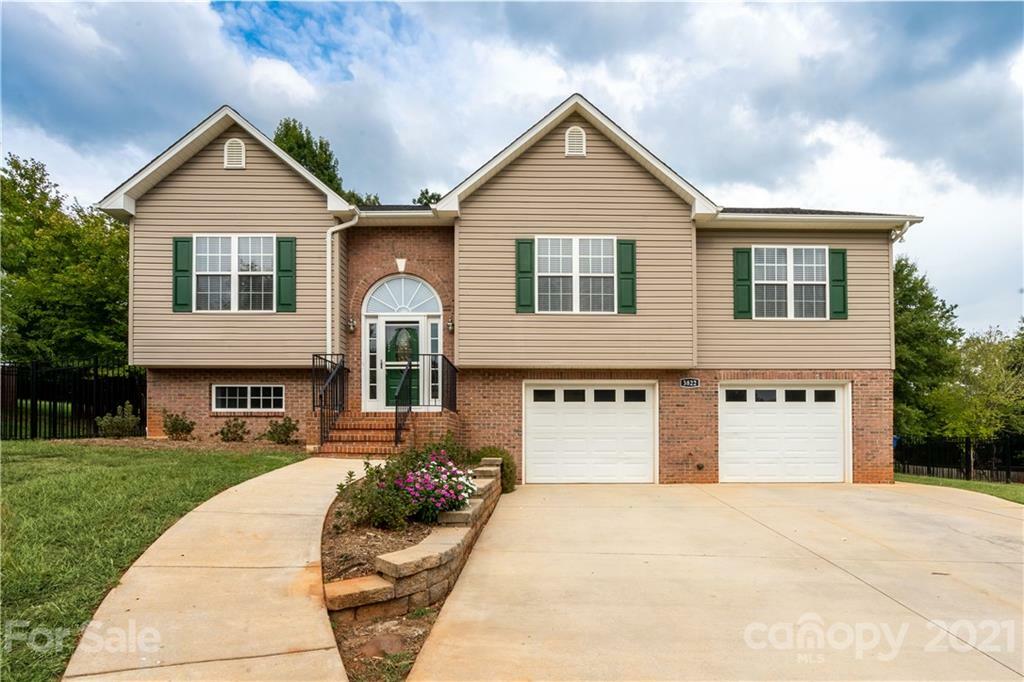 Property Photo:  3822 26th Street Drive NE  NC 28601 