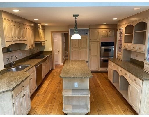 Property Photo:  424 Conant  MA 02493 