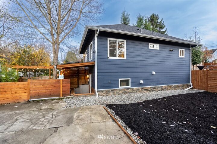 Property Photo: 511 S Concord Street WA 98108