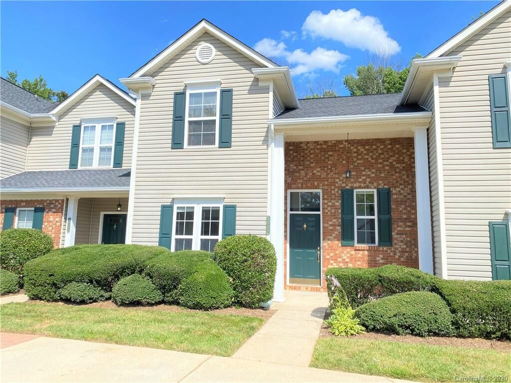 Property Photo: 8725 Cinnabay Drive NC 28216