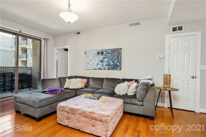 718 W Trade Street W 304  Charlotte NC 28202 photo