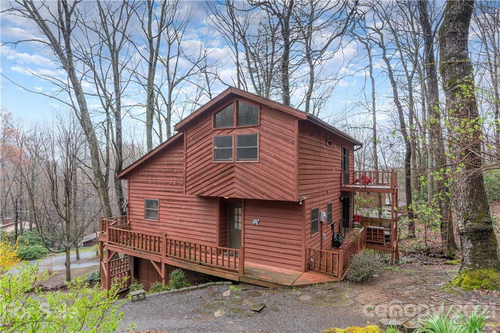 Property Photo:  613 Summit Drive  NC 28751 