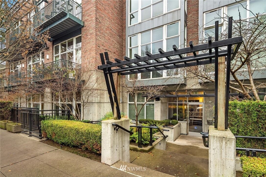 Property Photo:  1812 19th Avenue 110  WA 98122 