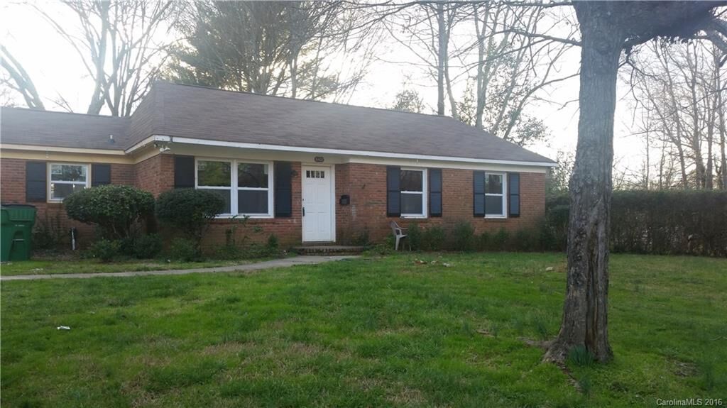 Property Photo:  6408 Cool Water Court  NC 28215 