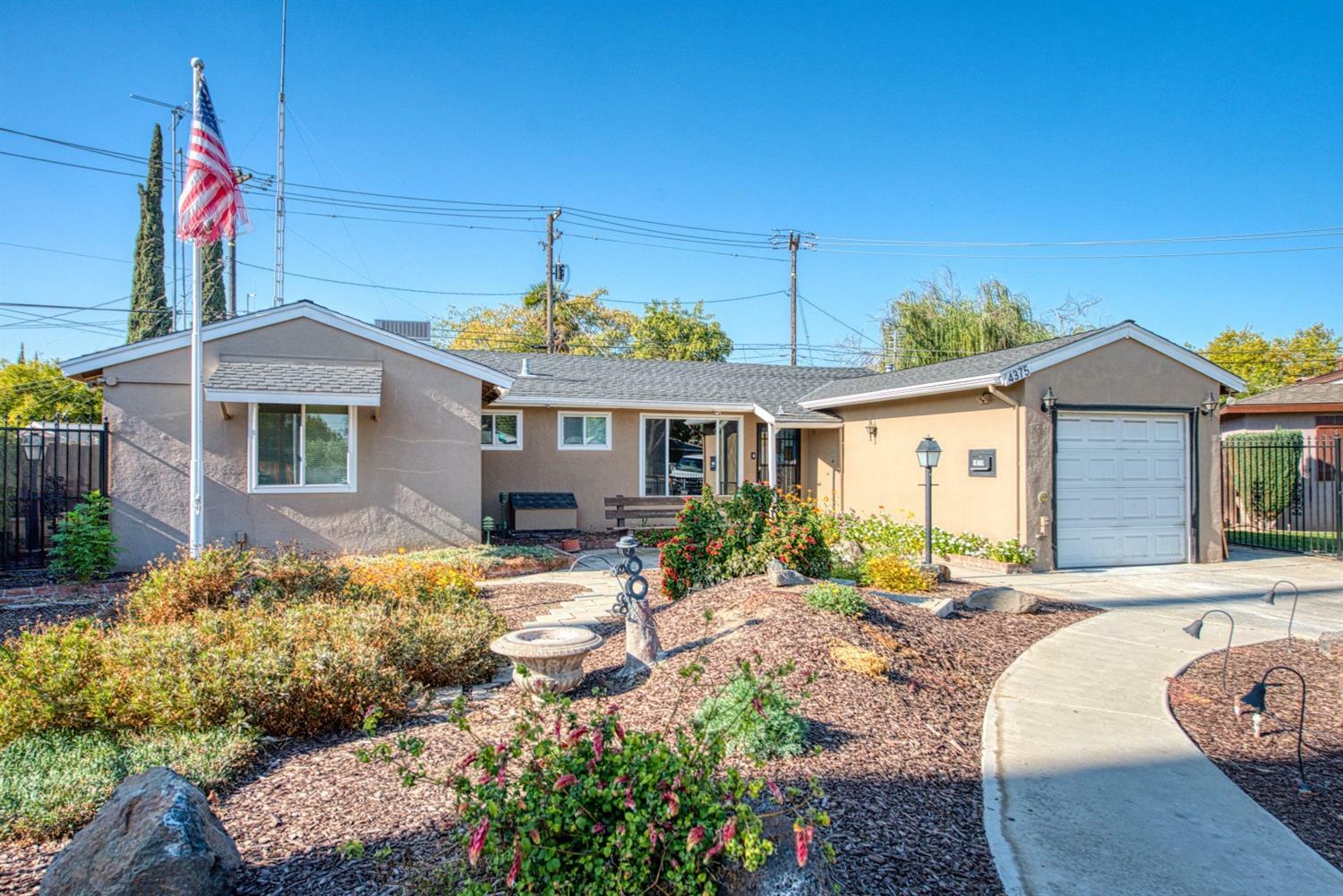 Property Photo:  4375 N Anna Street  CA 93726 