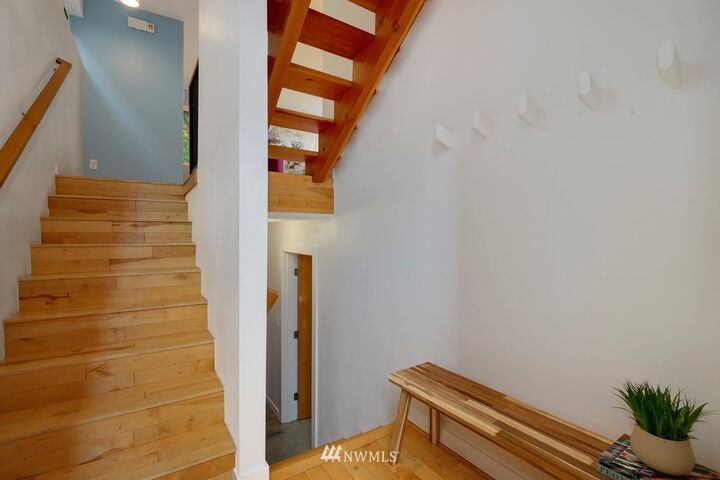 Property Photo:  5237  39th Avenue S  WA 98118 