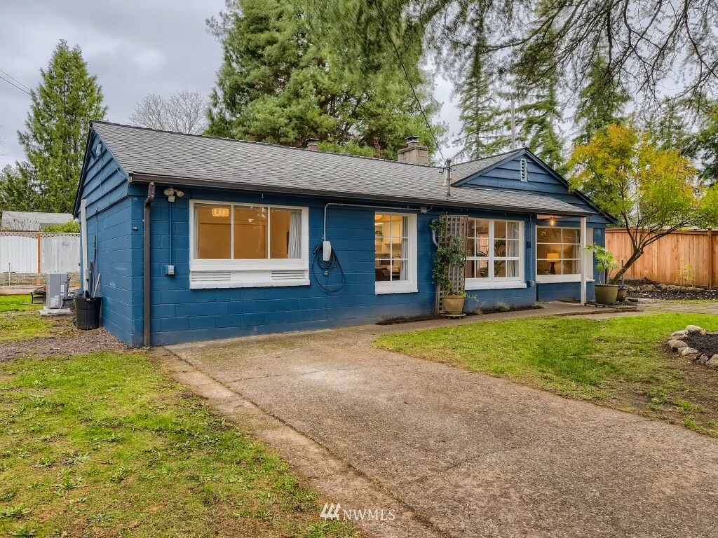 Property Photo: 136 N 181st Street WA 98133