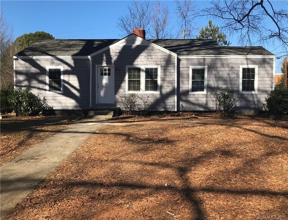Property Photo: 2544 Brentwood Place NC 28208