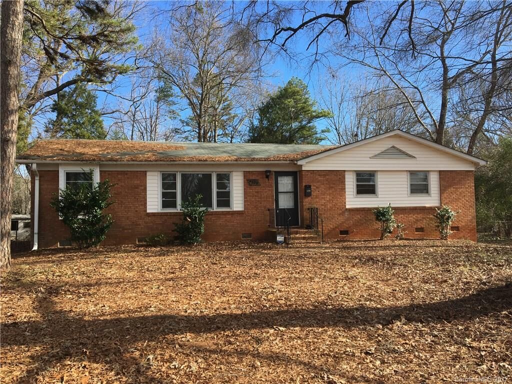Property Photo: 4608 Mendham Drive 18 NC 28215