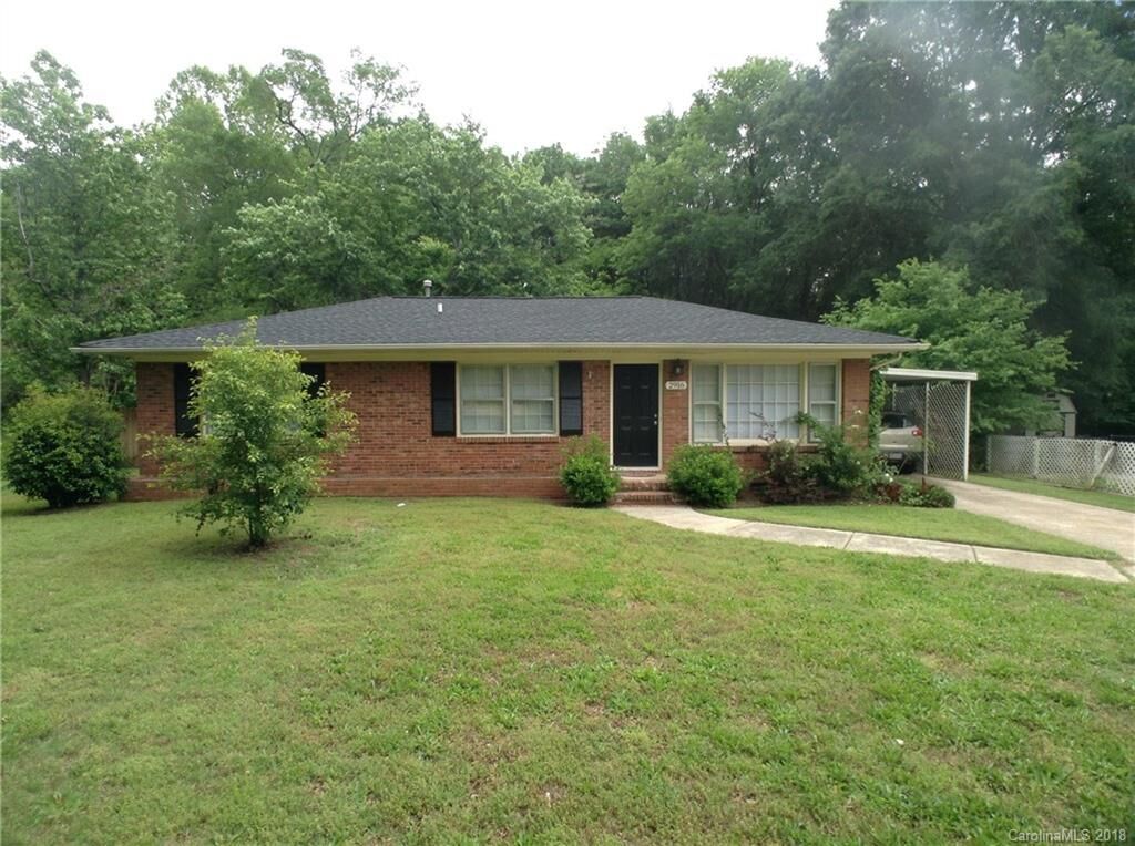 Property Photo: 2916 Scarlet Circle NC 28273
