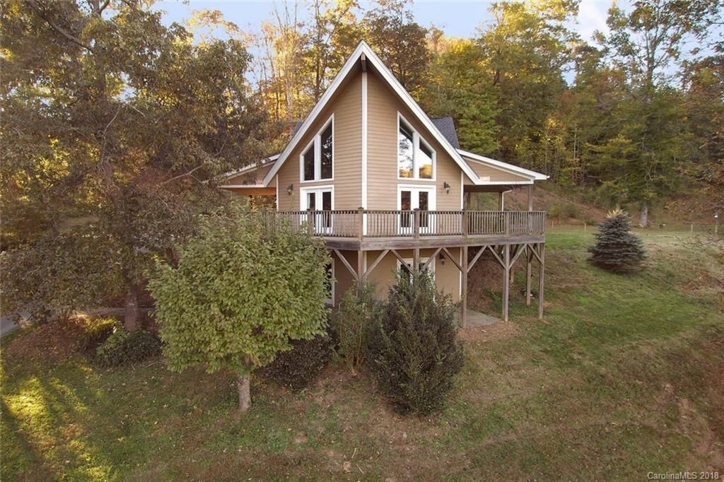 Property Photo: 125 Holcombe Cove Road NC 28715