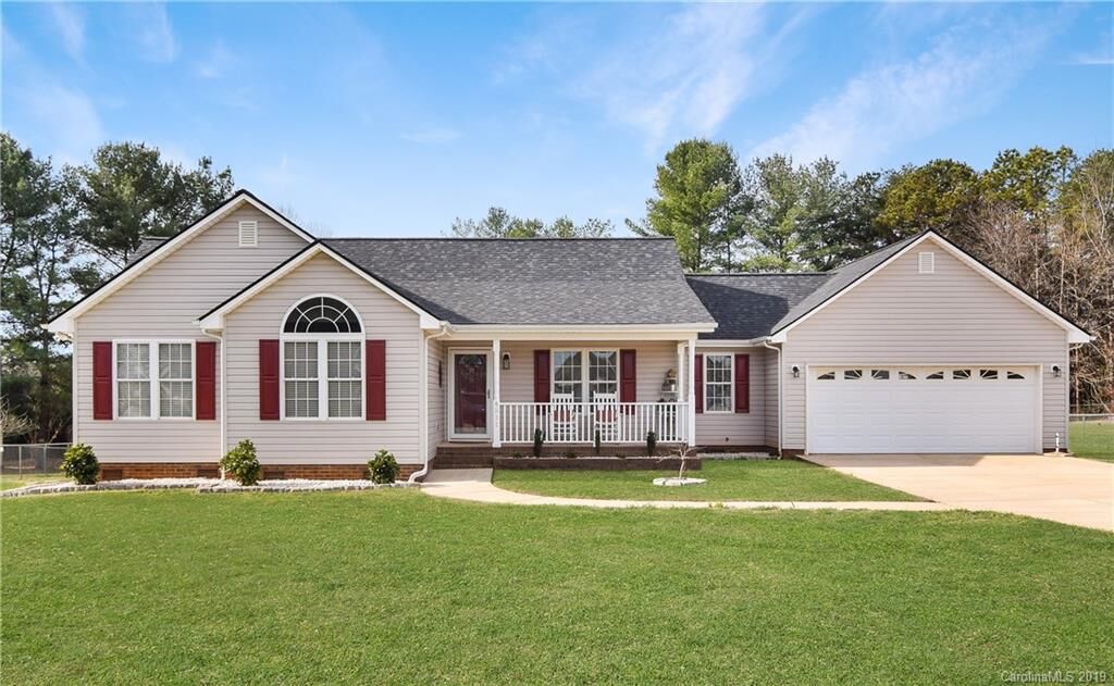 Property Photo: 4511 Briarcreek Road NC 286509157