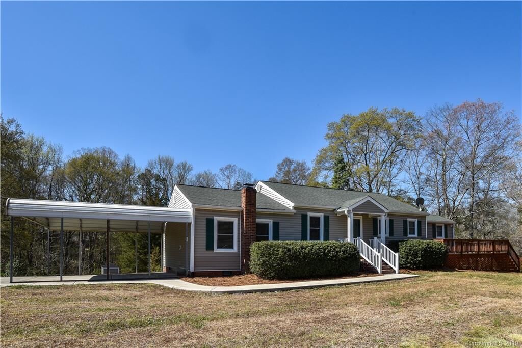 Property Photo: 121 Sadler Road NC 28120