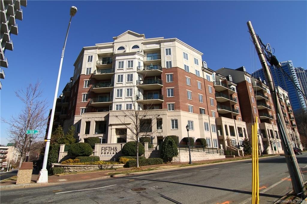 Property Photo: 300 W 5th Street 738 NC 28202