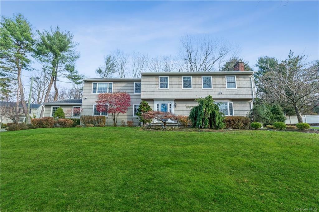 Property Photo:  92 Robinhood Lane  NY 10956 