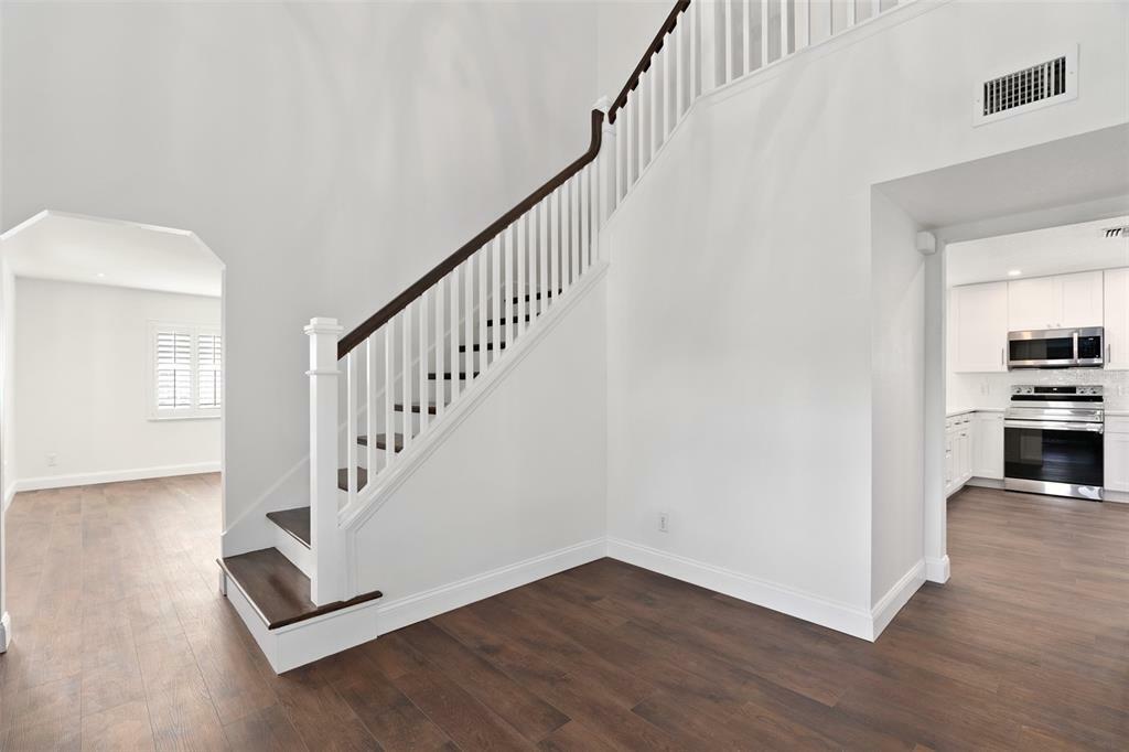 Property Photo: 2048 Sue Harbor Cove FL 32803