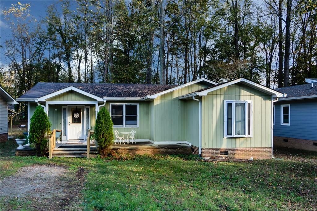 Property Photo:  7225 Dorn Circle  NC 28212 