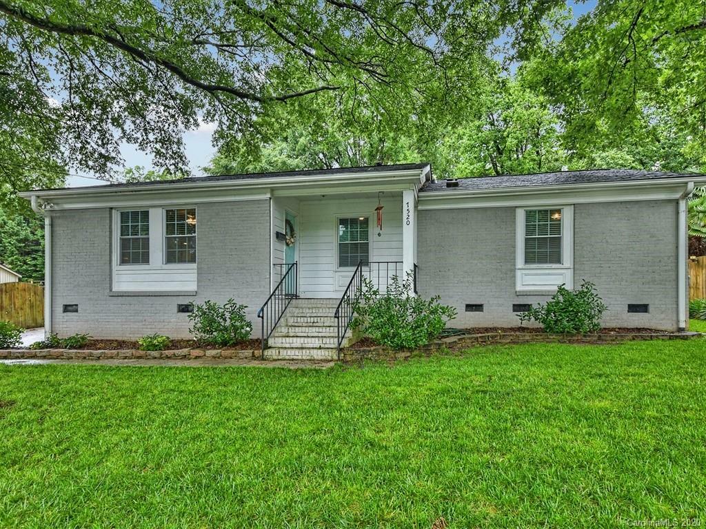 Property Photo: 7520 Woodstream Drive NC 28210
