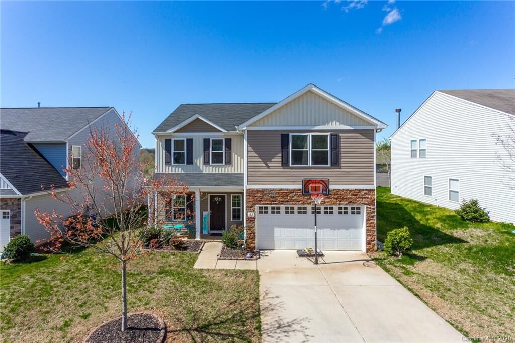 Property Photo:  153 Farm Springs Drive  NC 28120 