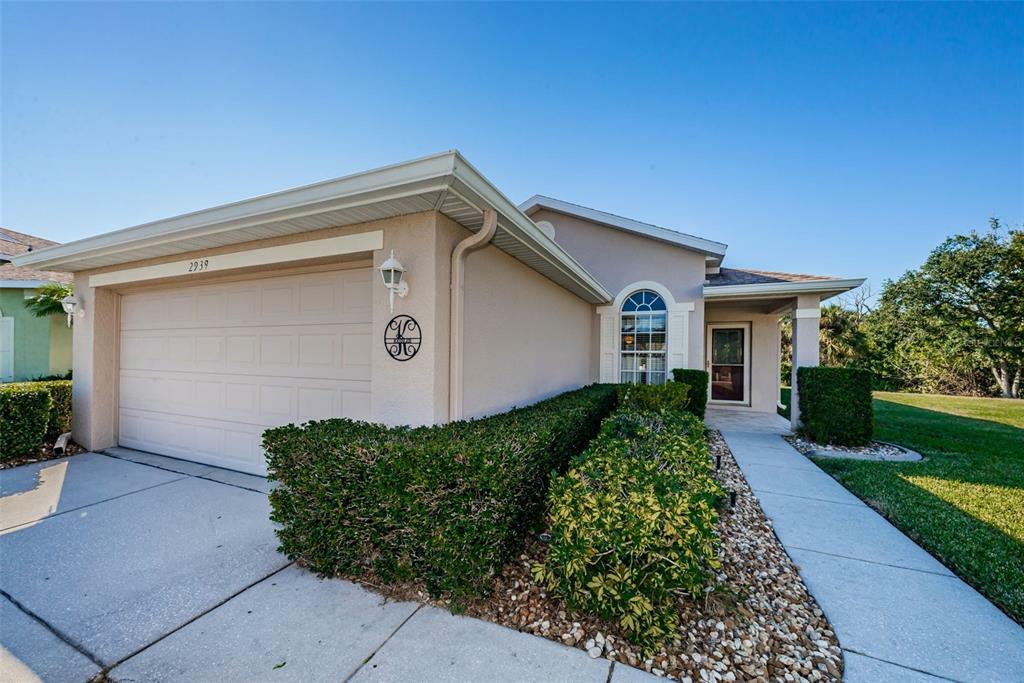 Property Photo:  2939 Walnut Grove Court  FL 34691 