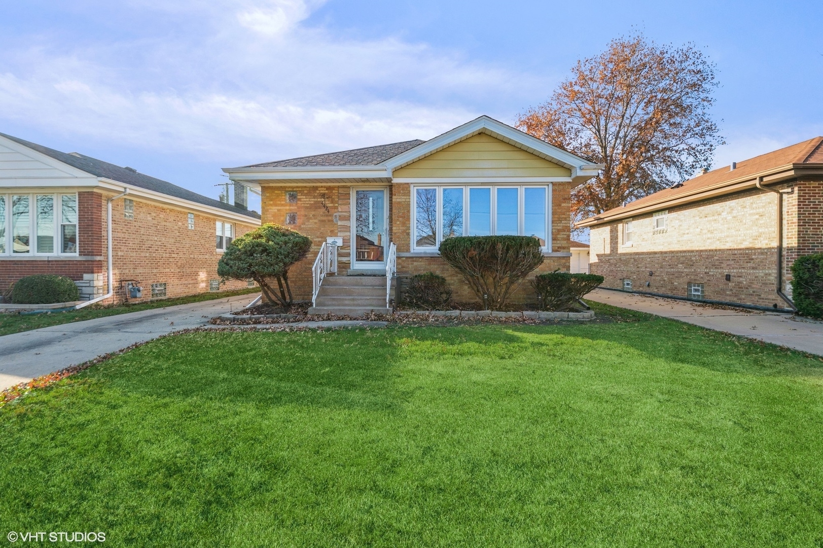 Property Photo:  4424 N Overhill Avenue  IL 60706 