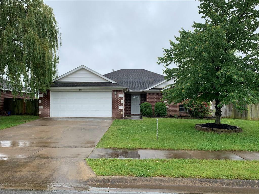 Property Photo:  2313 SW 17th Street  AR 72712 