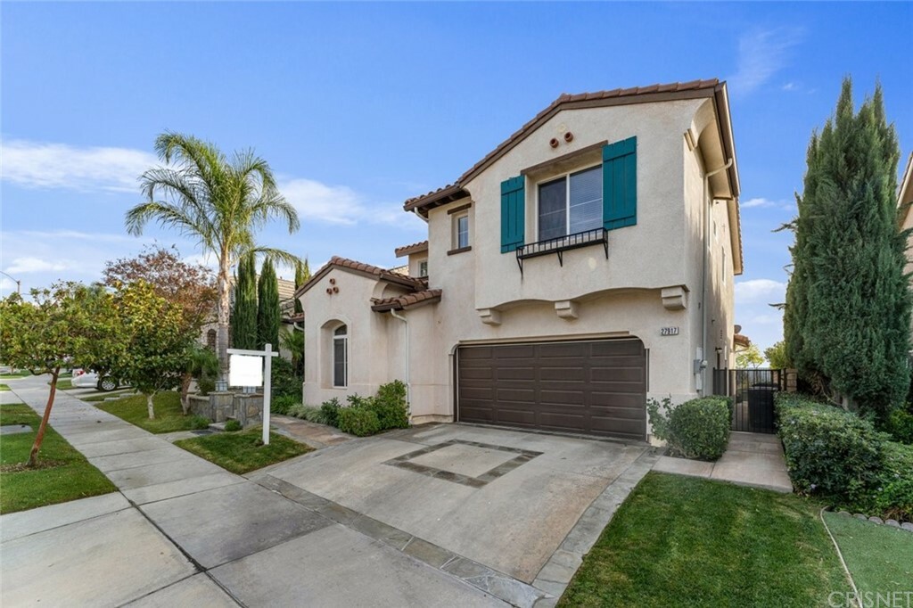 Property Photo:  27917 Mariposa Street  CA 91355 