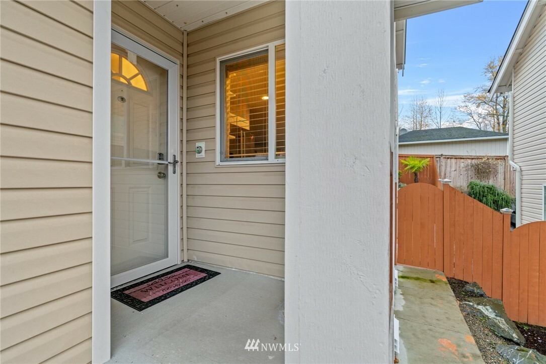 Property Photo:  1606 Hollow Dale Place 5-B  WA 98204 