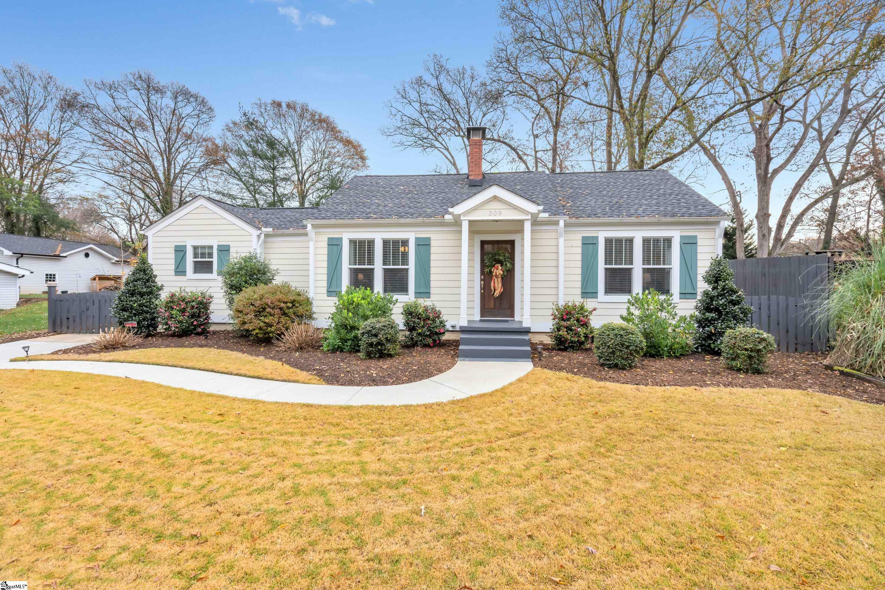 Property Photo:  309 Briarcliff Drive  SC 29607 