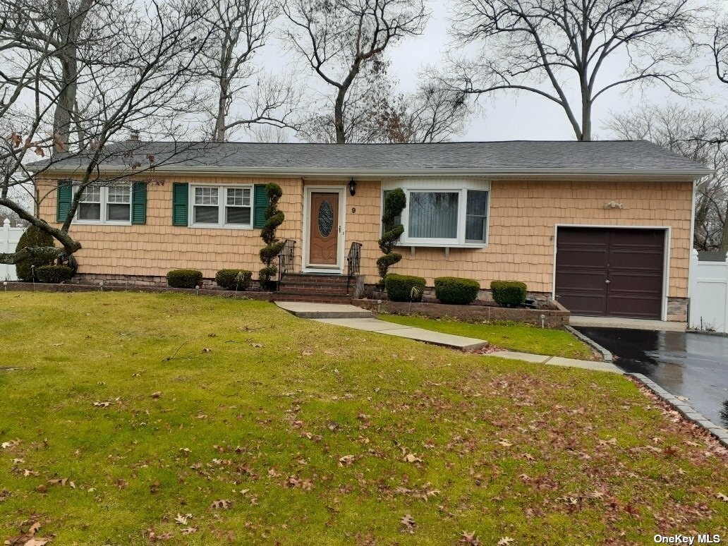 Property Photo:  9 Arlington Road  NY 11779 