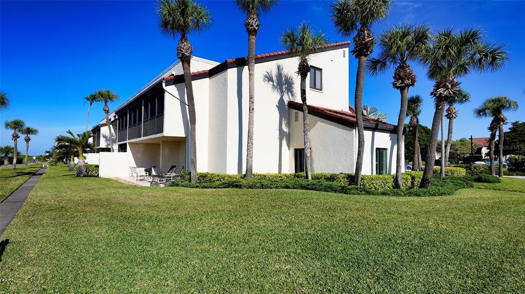 Property Photo:  2089 Gulf Of Mexico Drive G1-110  FL 34228 