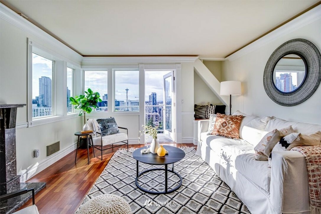 Property Photo:  311 E Republican Street 401  WA 98102 